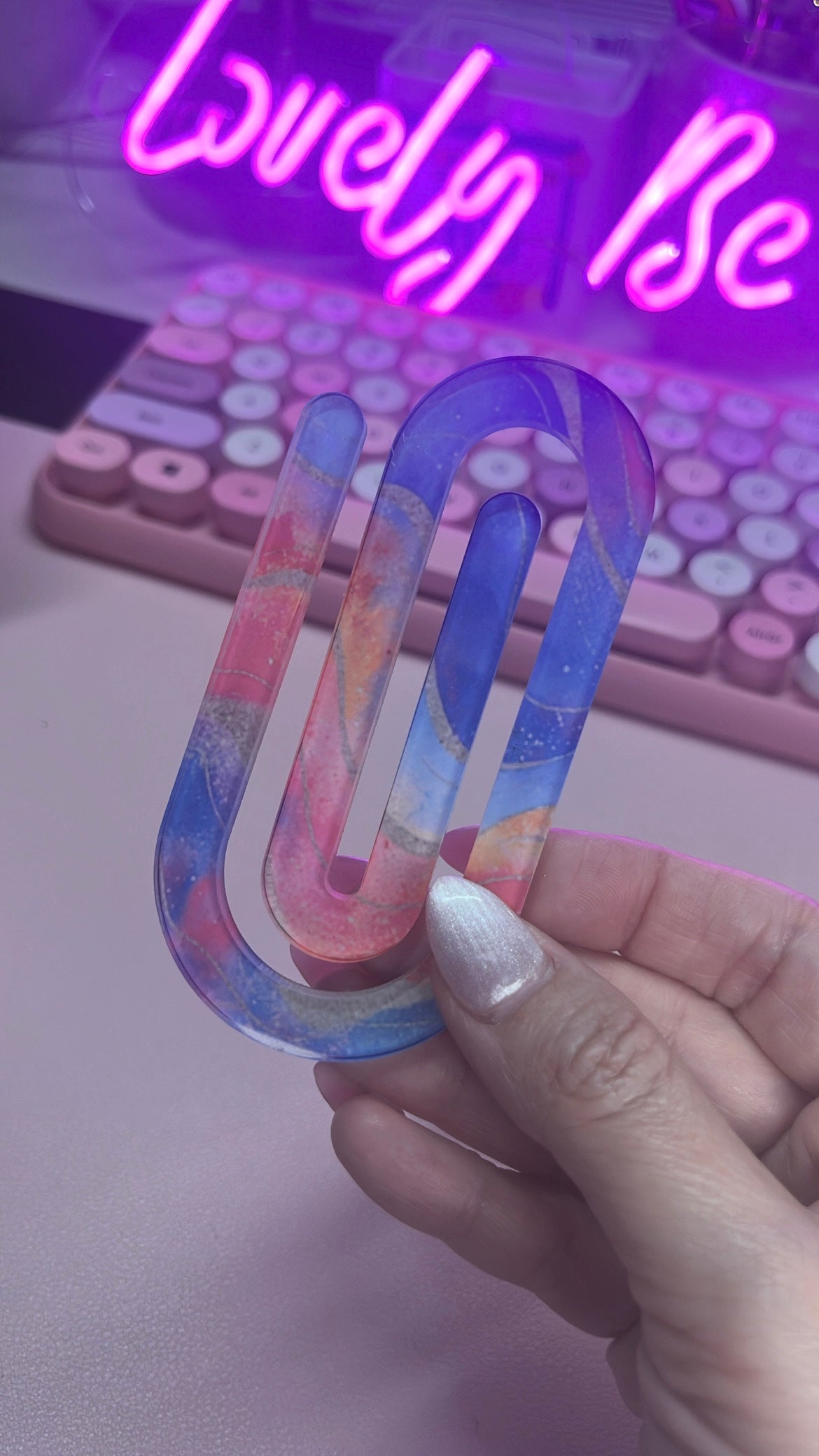 Marble print jumbo paperclip