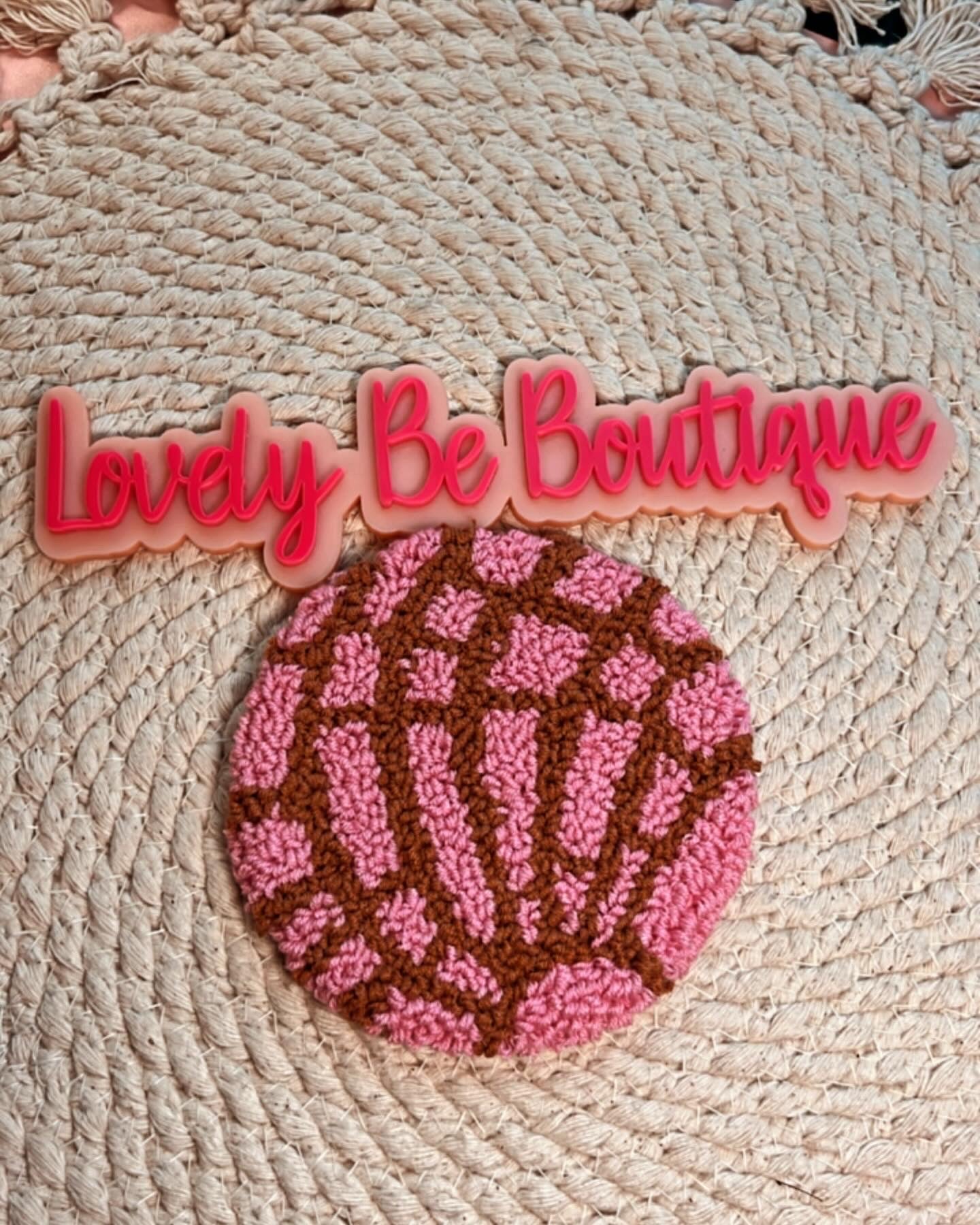 Pink concha mug rug (cup coaster)