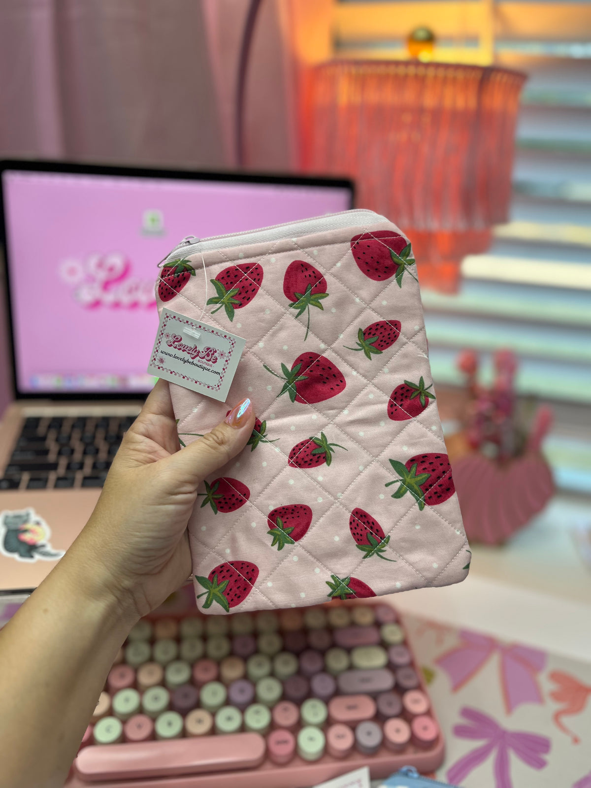 Strawberry zipper pouch
