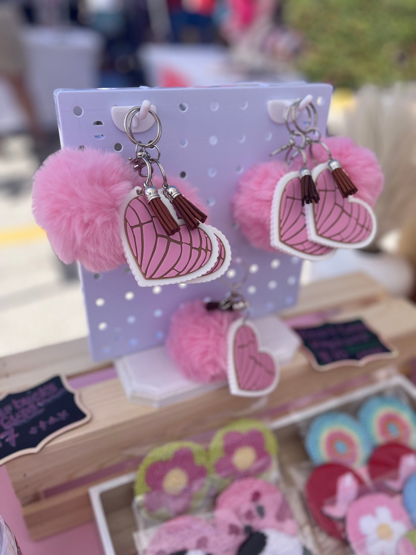 Concha Pom Pom keychain