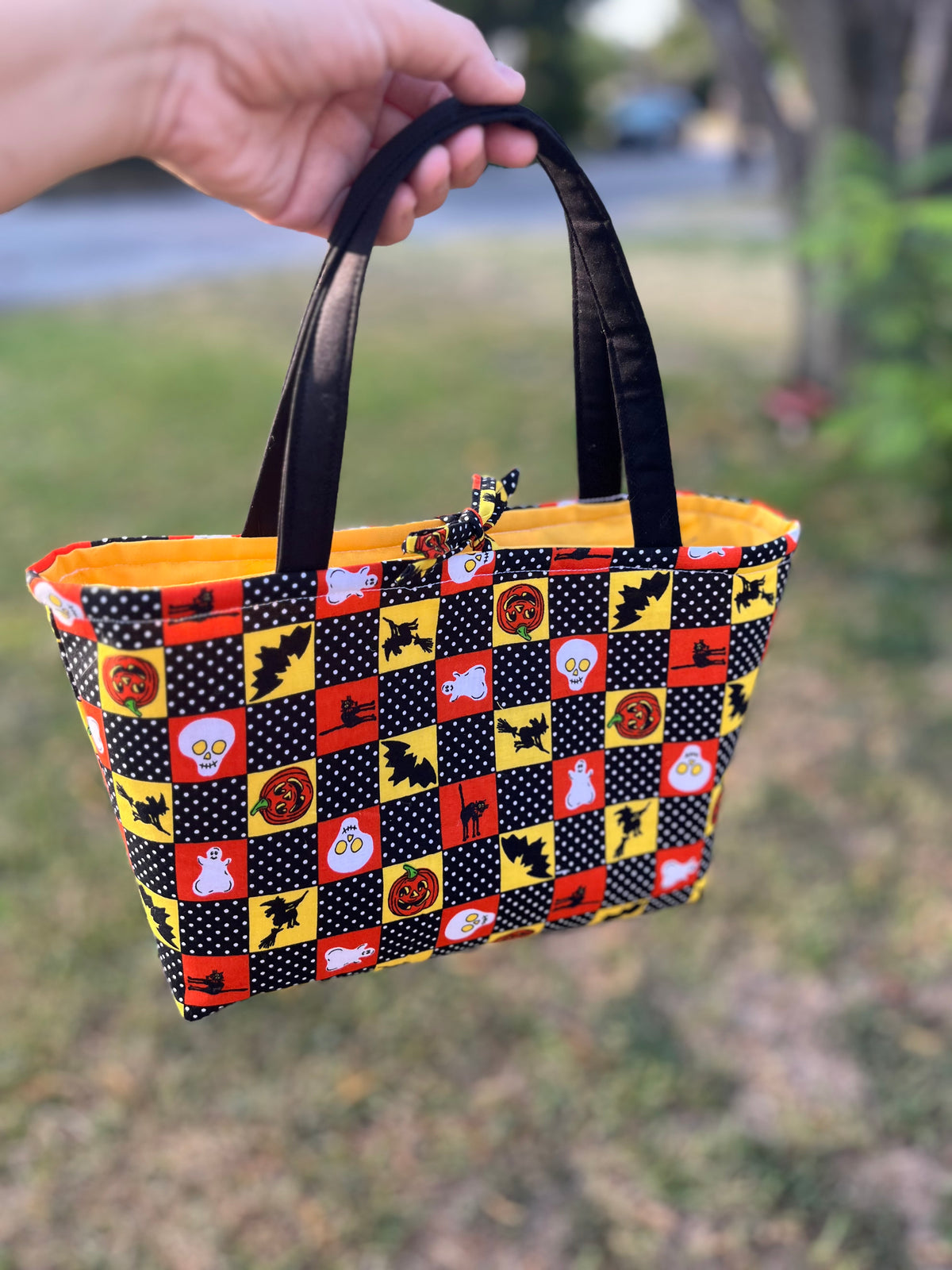 Checkered Halloween mini tote bag