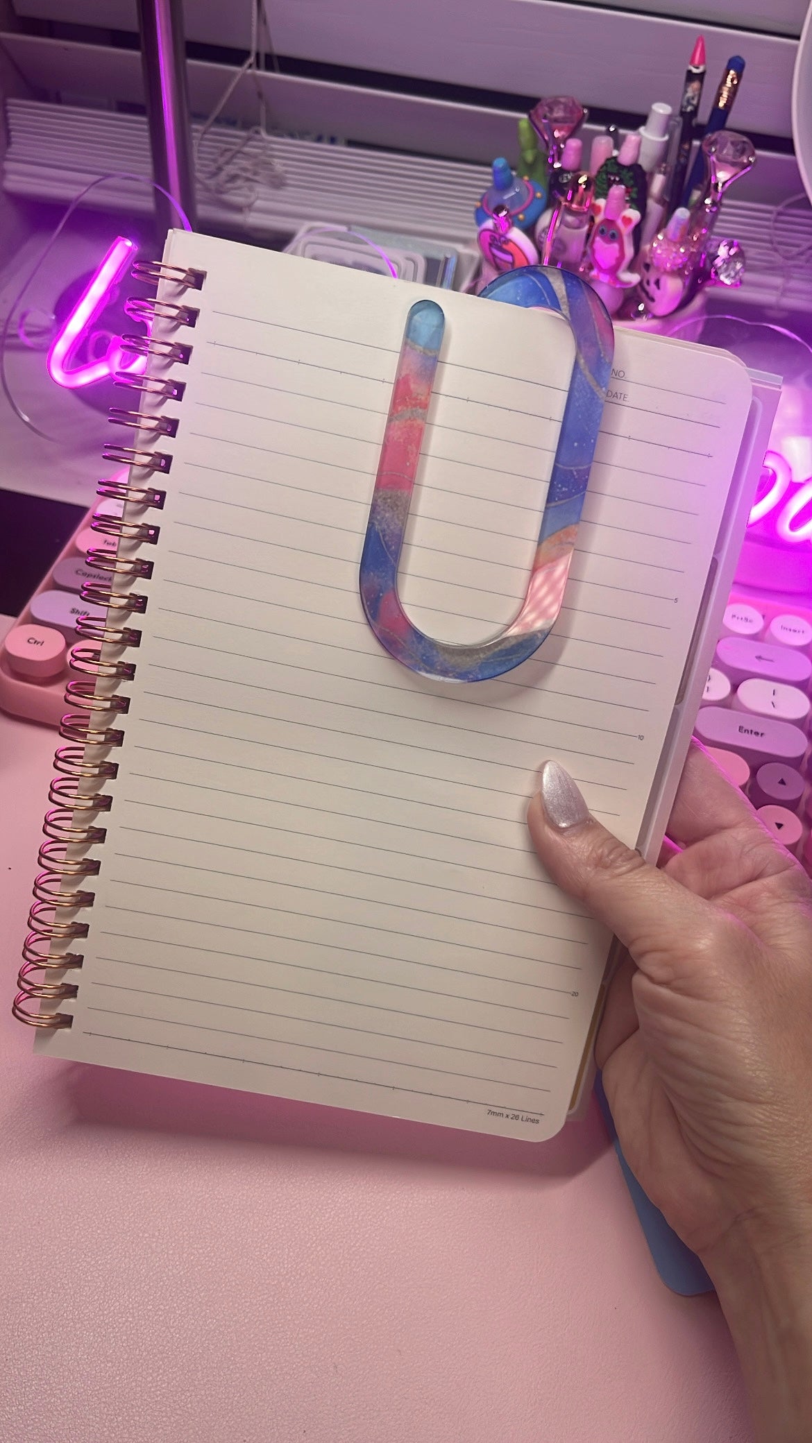 Marble print jumbo paperclip