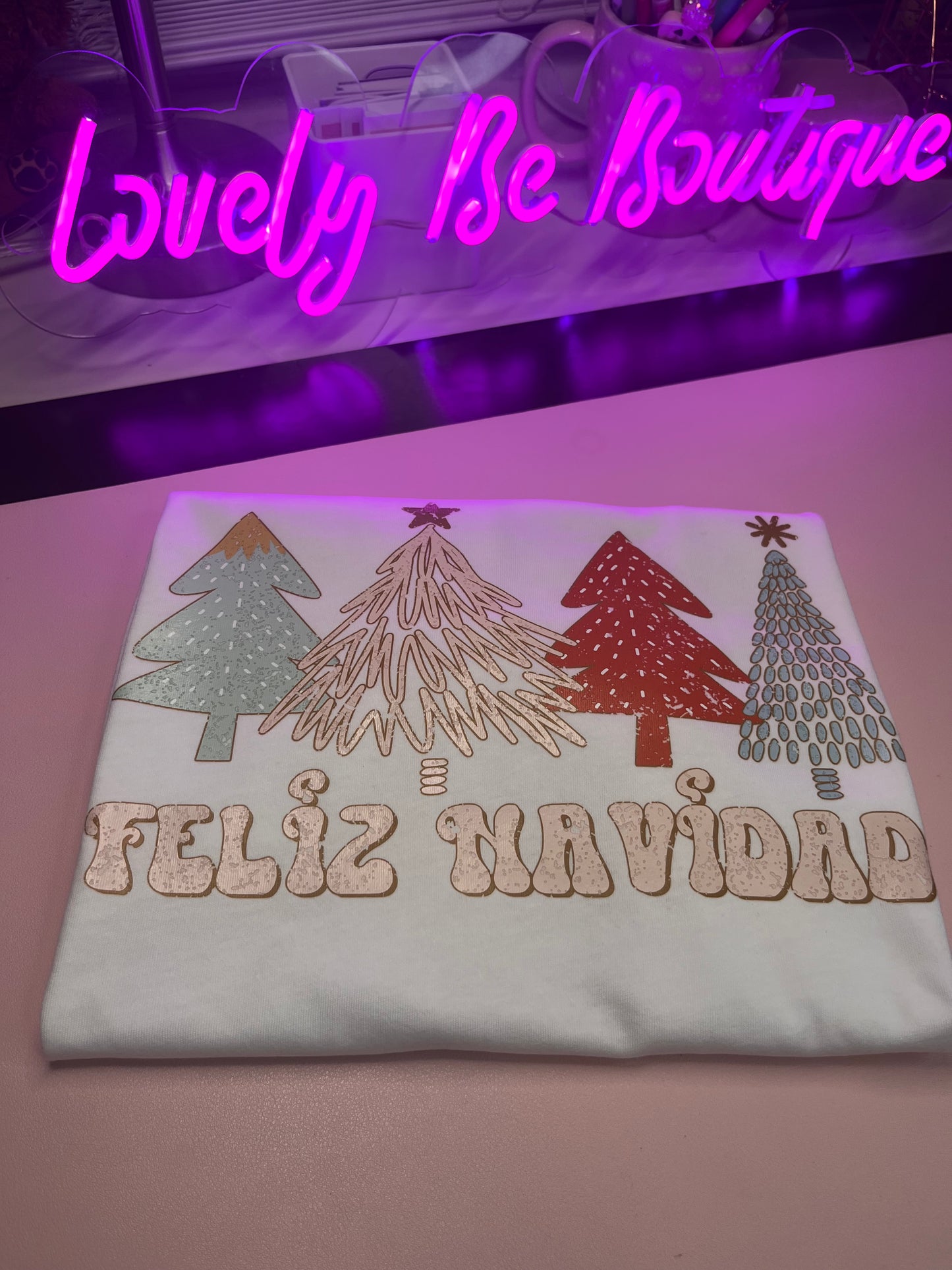 Feliz Navidad white tee