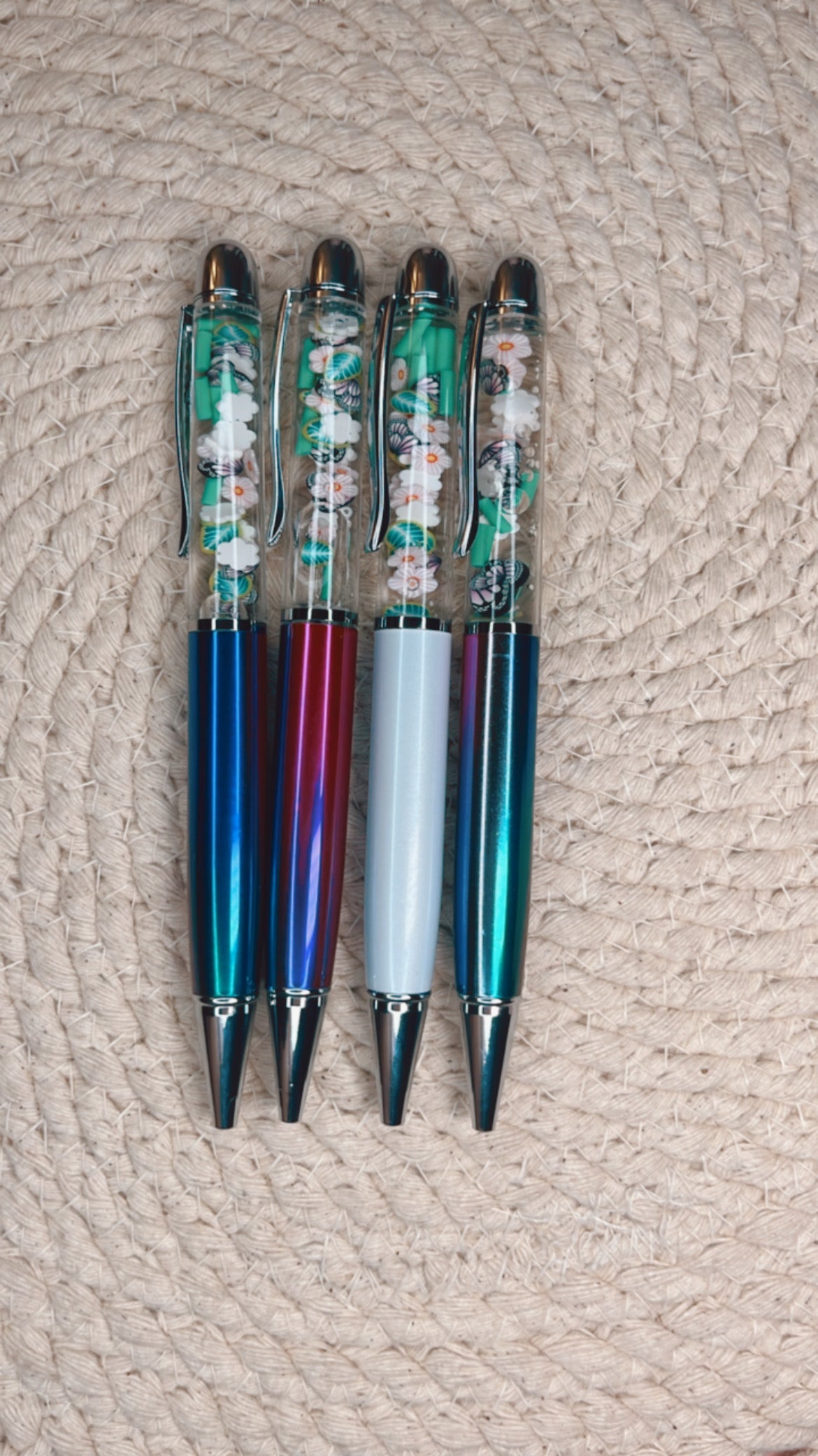 Spring butterlies snowglobe twist pen