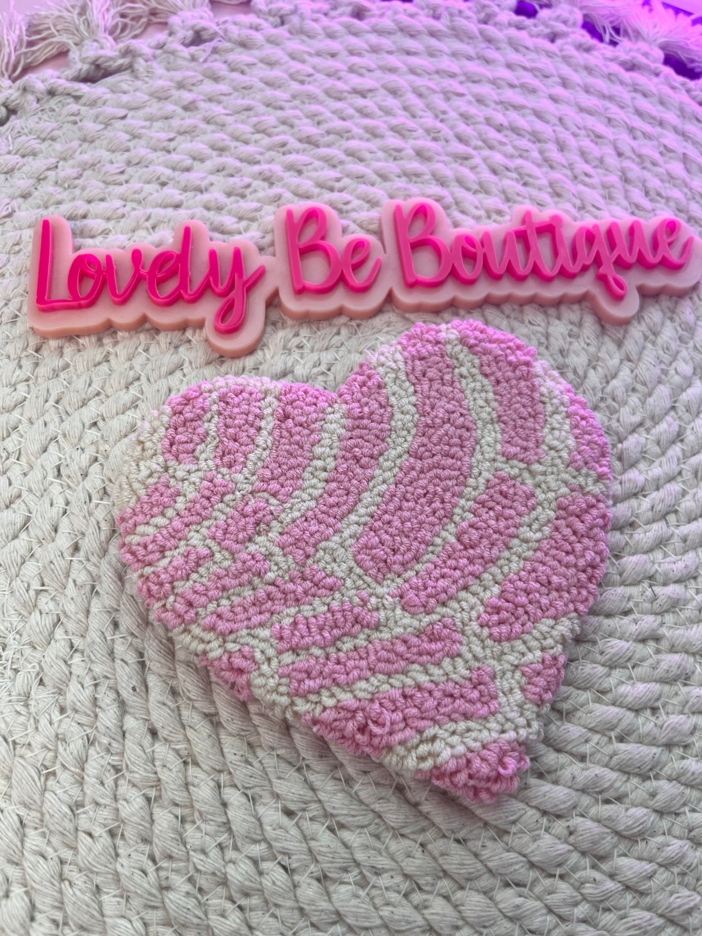 Light pink heart concha mug rug