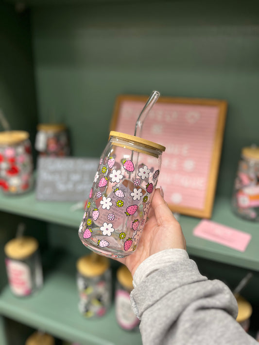 Strawberries & Daisies glass cup