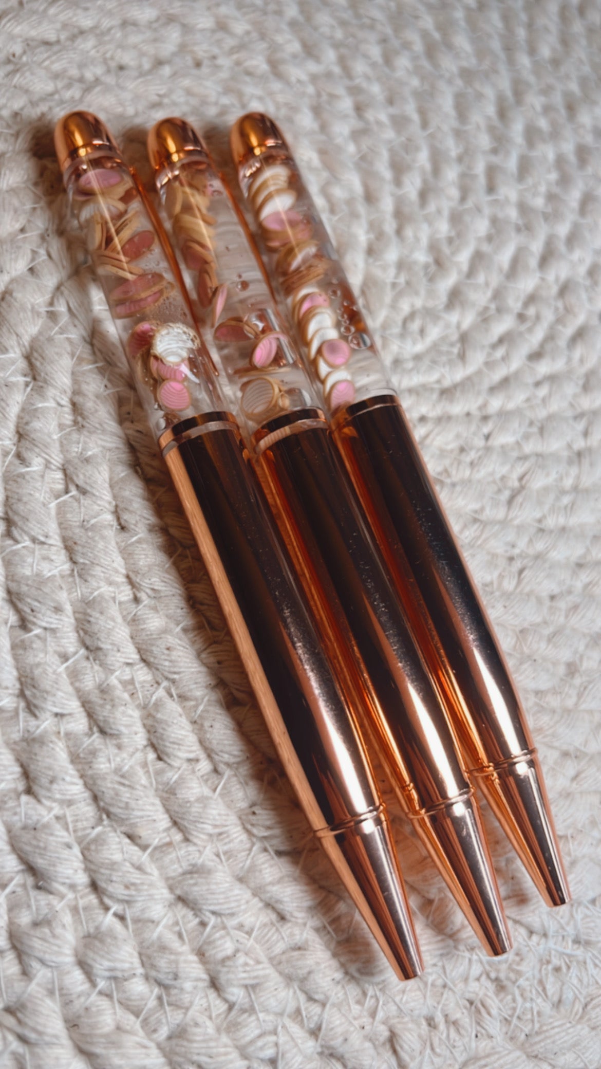 Concha snowglobe twist pen (Rose Gold)