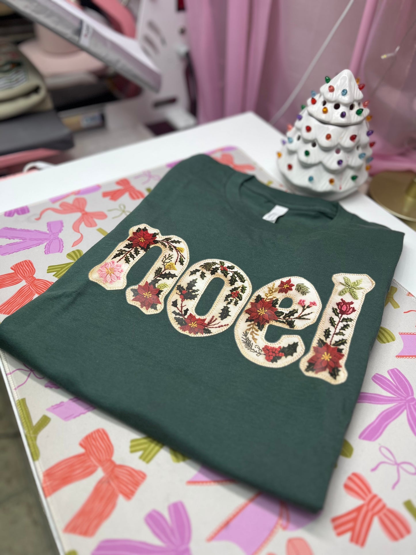 Poinsettia Noel T-shirt