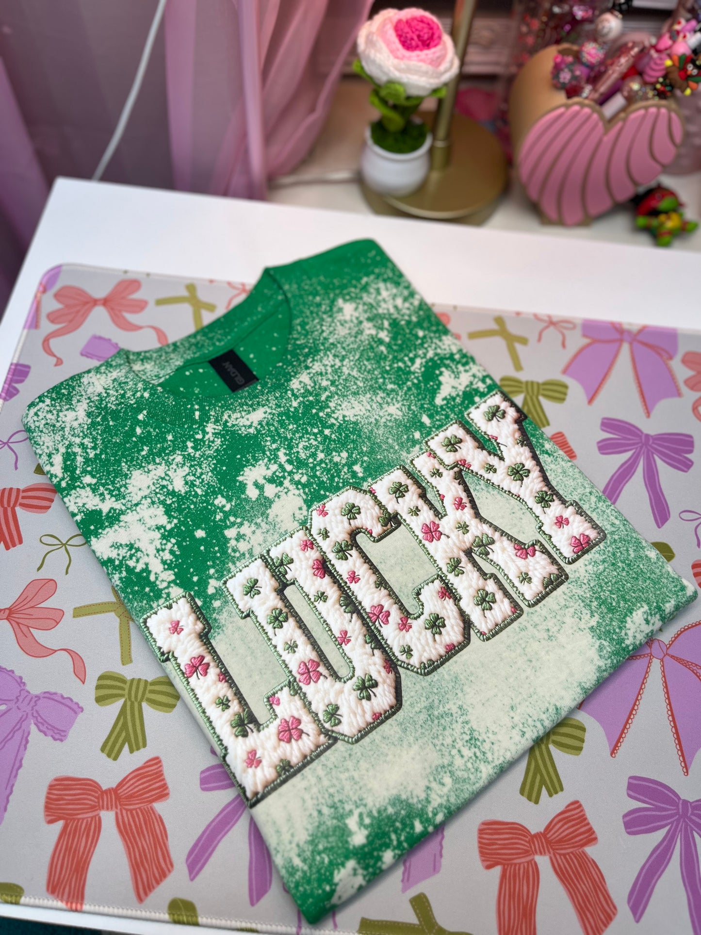 LUCKY Green bleached tee
