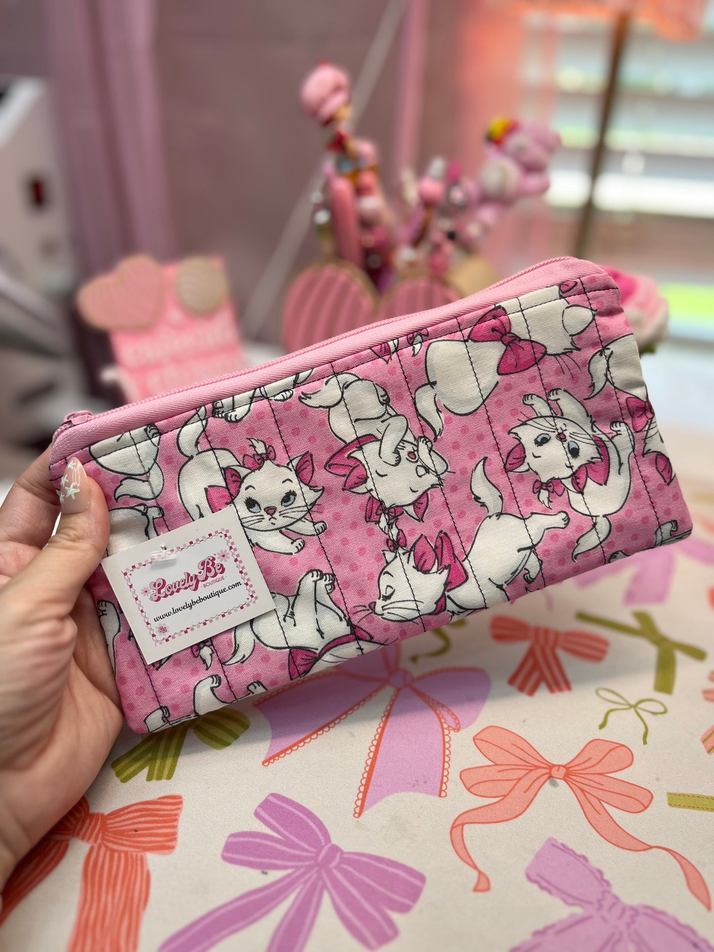 White kitty pink zipper pouch bag