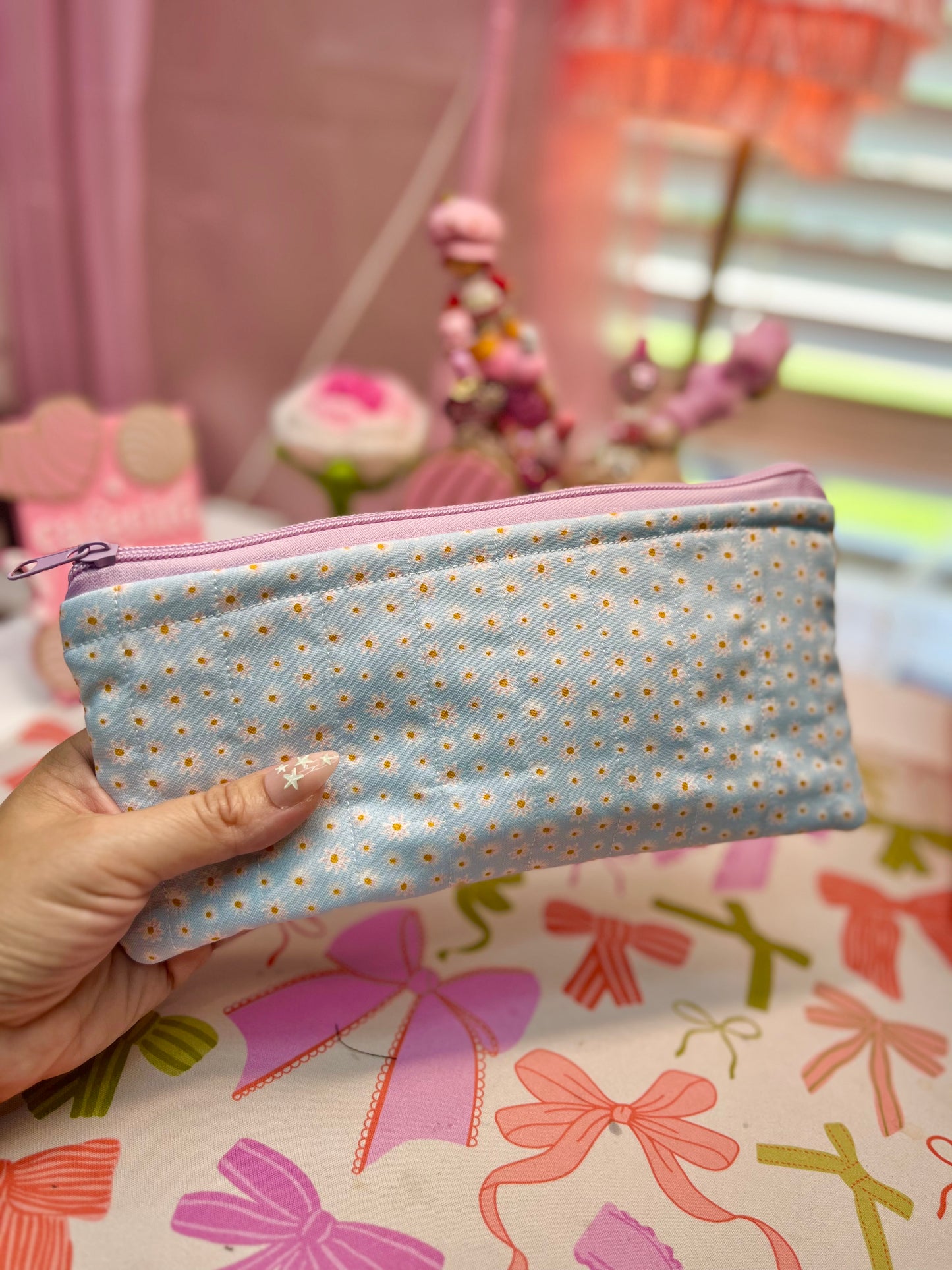 Daisy zipper bag