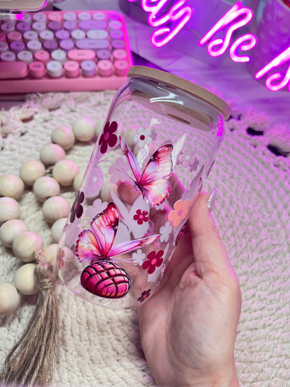 Concha and butterflies glass cup