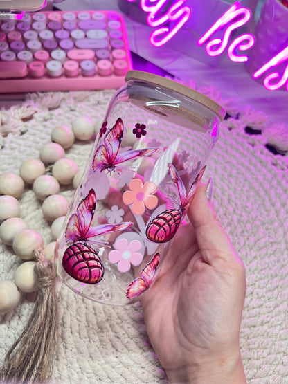 Concha and butterflies glass cup