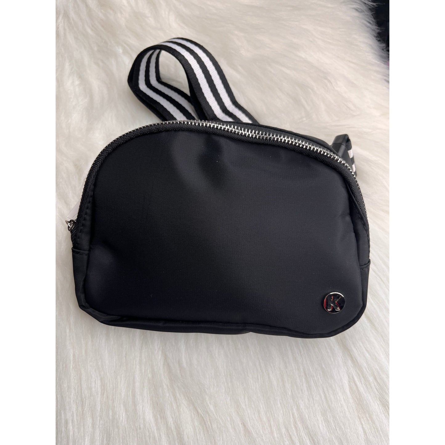 Back & white casual fanny pack