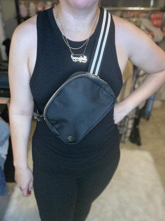 Back & white casual fanny pack
